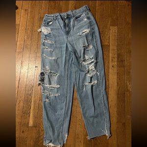 American Eagle Relaxed Mom Jeans